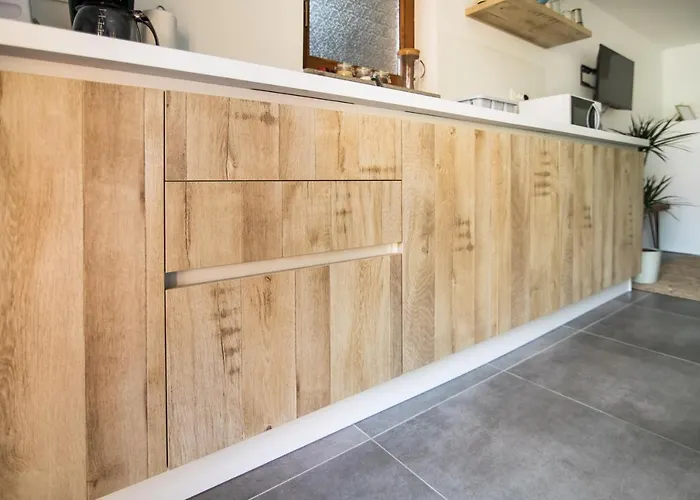 Apartma Lojz דירה *